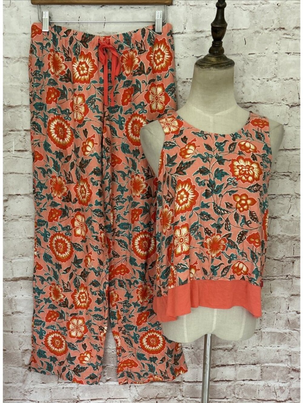 Josie Natori Pajama Set XS NEW Sleep Loungewear Pants & Tank Floral Coral